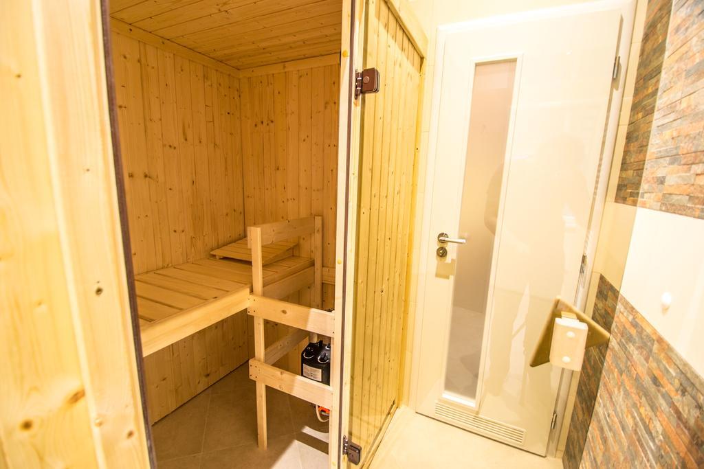 Appartamento Ruterra With Sauna And Billiards Praga